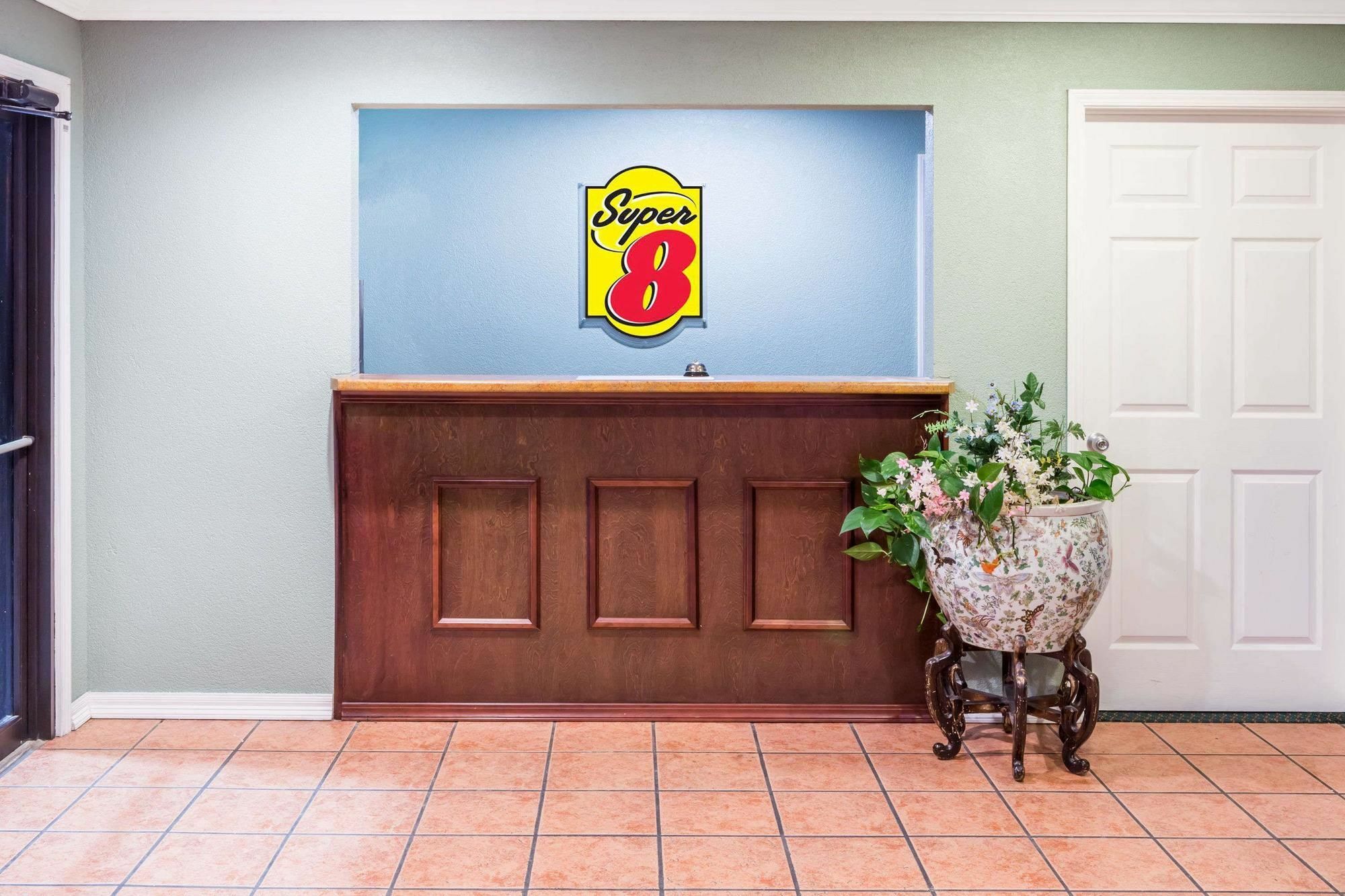 Super 8 By Wyndham Kinder La Eksteriør billede